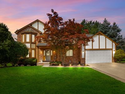 3891 Fairfax Dr