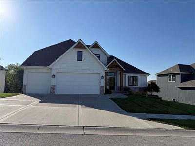 5587 Thousand Oaks Dr