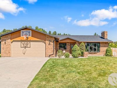 1071 Strawberry Ave