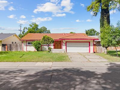 6329 Maywood Ln