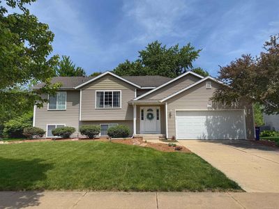 2527 Orchard View Dr NE