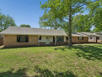 910 McCall Dr