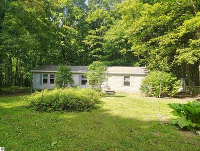 8761 Partridge Ln NE