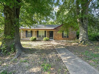 2015 E Holmes Rd