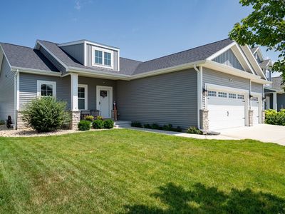 16 Stonehouse Ct
