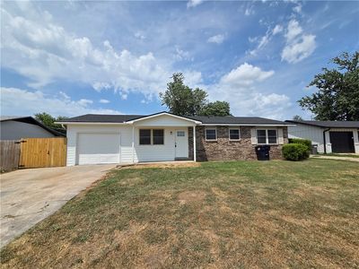 1305 W Bishop Dr