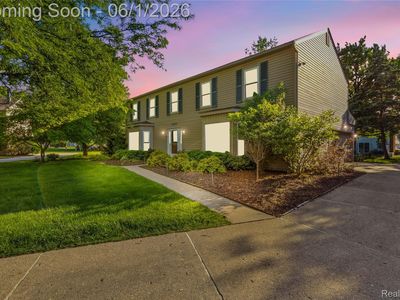 Property at 5389 Fox Ridge Cir, West Bloomfield, MI