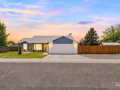 3309 Robinhood Loop