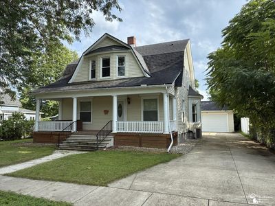 42 E Elm St