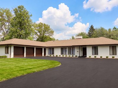 23378 N Apple Hill Ln
