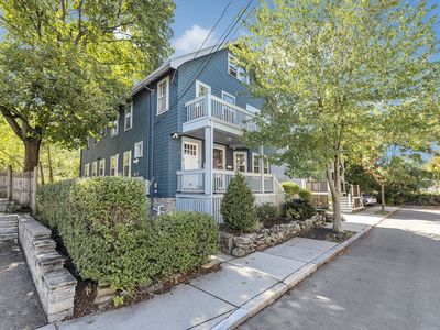 8 Hawthorne Park Unit 8