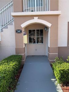 1271 SE 28th Ct Unit 105