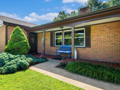 636 Rosser Ave