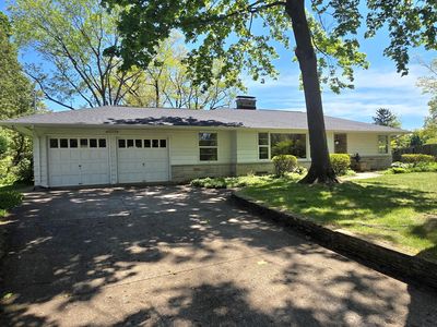 4029 Lakeside Dr