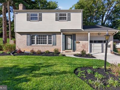 904 W Foxcroft Dr