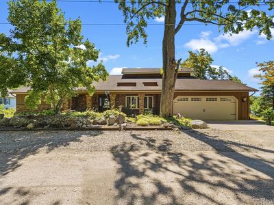 3232 Shady Oak Dr