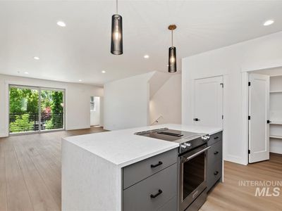 1701 S Federal Way