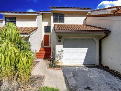 1800 Embassy Dr APT 125