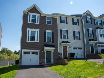 79 Hewstone Ct