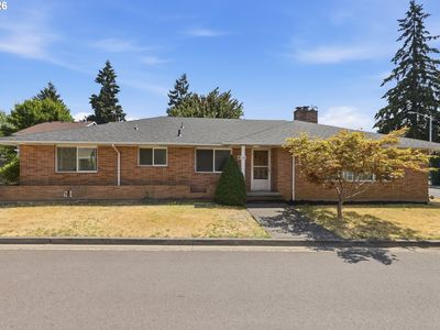 858 N 20th Way