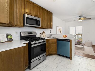 162 Griffith St APT 1L