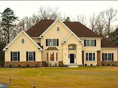 5 Saint Michaels Ct