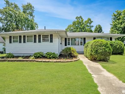 1004 Grand Ave