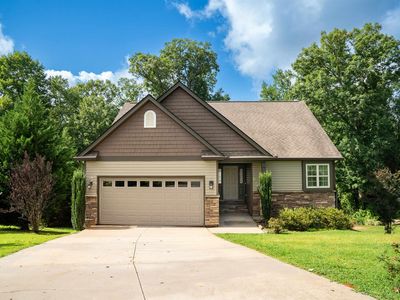 121 Albus Dr