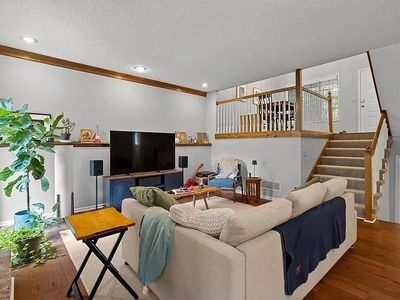 8323 W 120th Ter