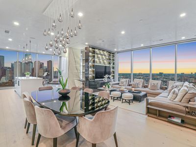 1711 Allen Pkwy #2704