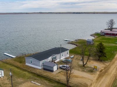 230 W Lakeshore Dr