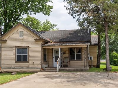 905 N Parker Ave