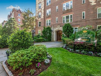 1440 Midland Avenue #5A