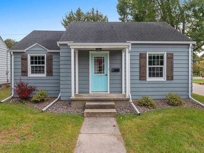 2241 La Follette Ave