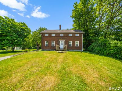 16 Chestnut Hill Road