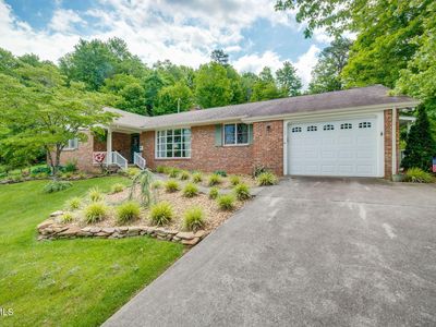 702 Outer Dr