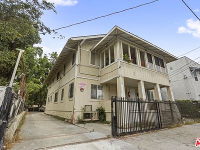1516 W 11th Pl