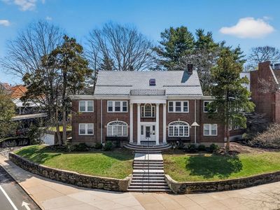 332 Jamaicaway APT 3