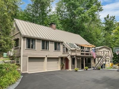 4 Anderson Pond Road