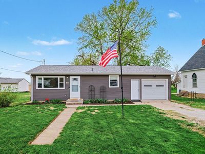 Property at 806 Johnson St, Crescent, IA