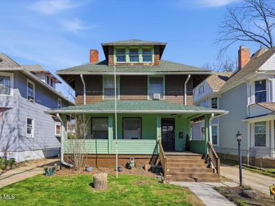 2410 Lawrence Ave