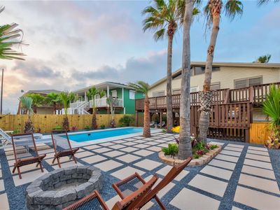 310 Leslie Ln