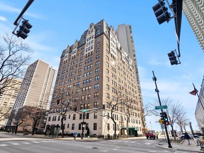 6101 N Sheridan Rd APT 14C