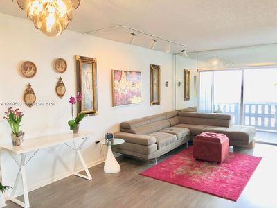 4001 Hillcrest Dr #Penthouse 6