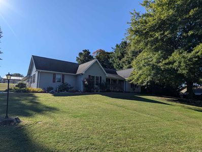 880 N Honeysuckle Ln
