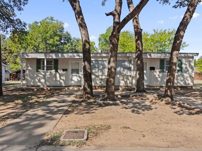 2209 & 2211 Barbell Ln