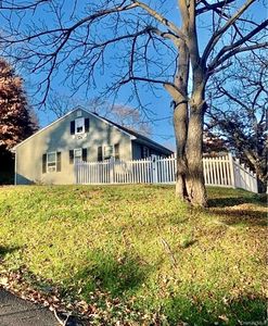 16 Clove Road #1