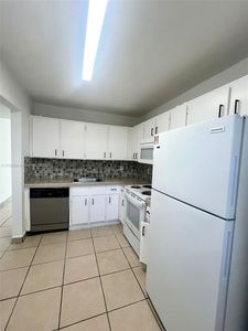 852 NE 209th St #101-38