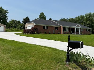 104 Lake Front Dr