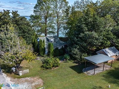 810 Long Point Ln